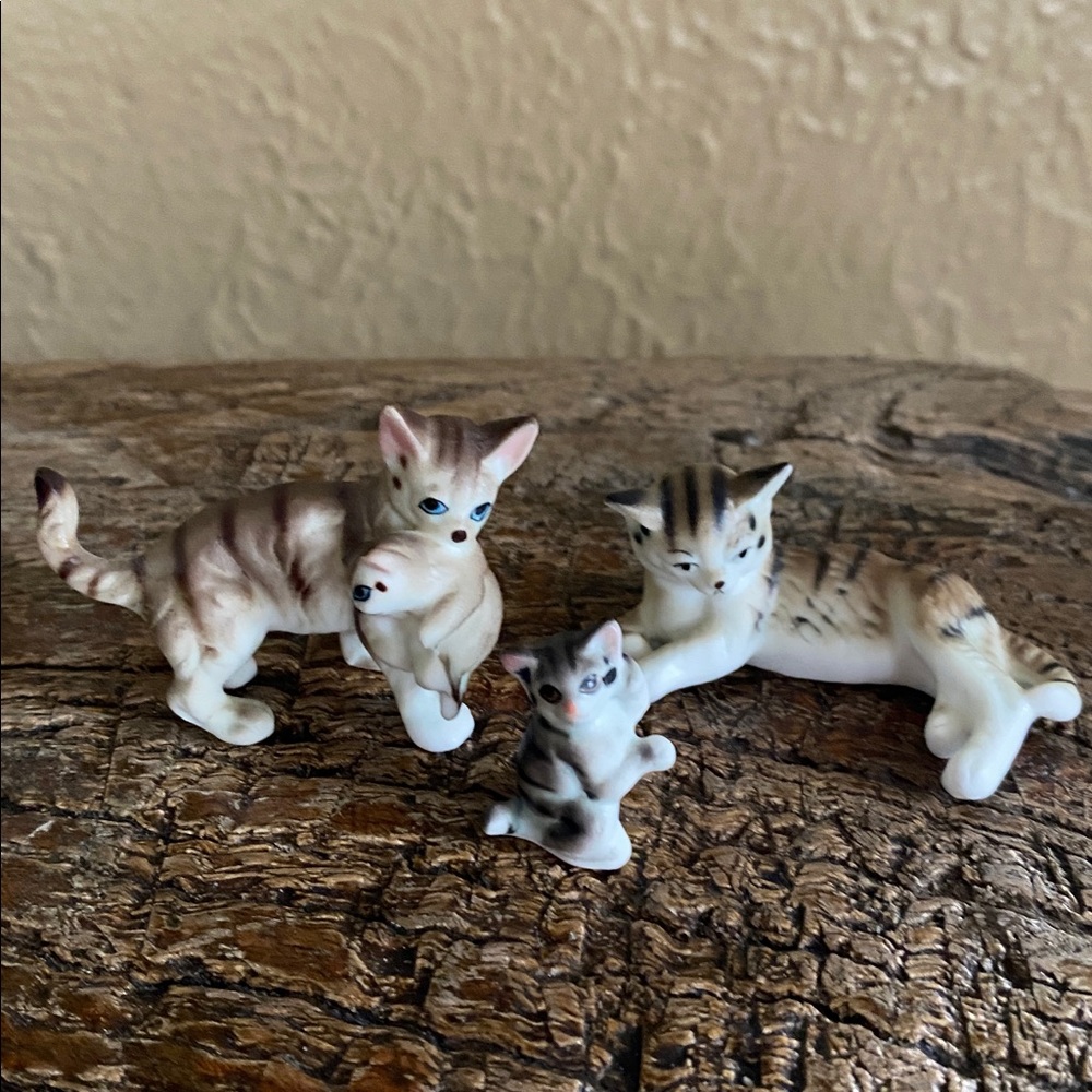 🐈‍⬛Vintage🐈‍⬛Cat Family Figurines - Picture 5 of 5